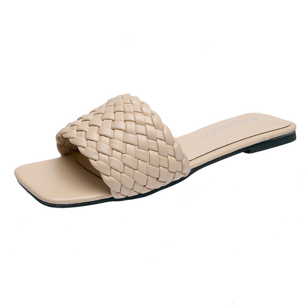 Aktuális, lapos talpú női papucs