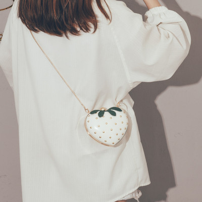 Női aktuális mini táska hosszú fogantyúval