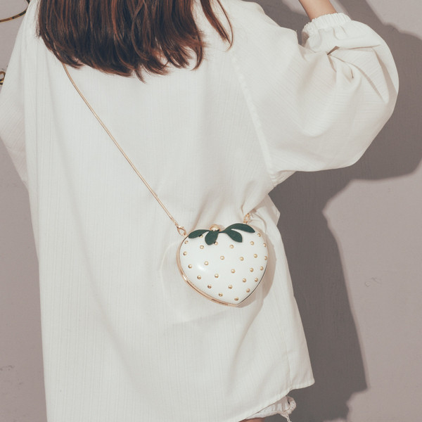 Női aktuális mini táska hosszú fogantyúval