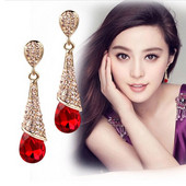 Elegáns női arany fülbevaló színes kővel