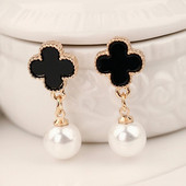 Fekete gyöngyös női lógó fülbevaló
