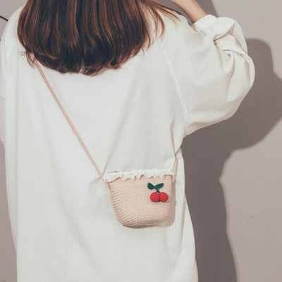 Modern női mini kötött táska csipkével