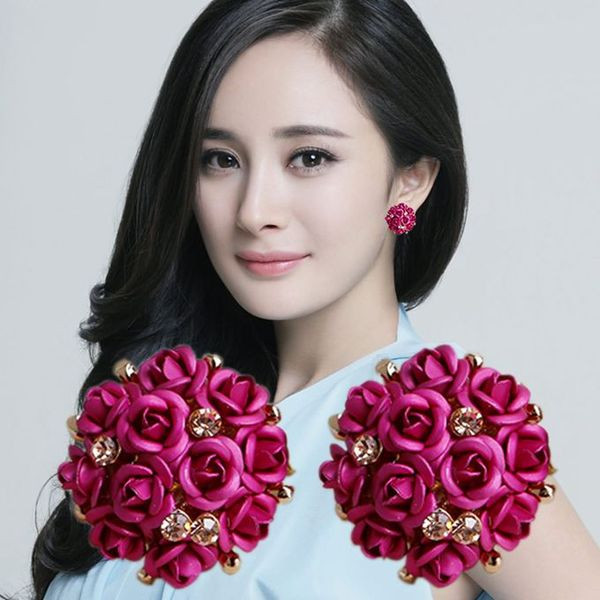 Rooside ja kividega ümarad naiste kõrvarõngad