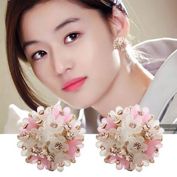 Rooside ja kividega ümarad naiste kõrvarõngad