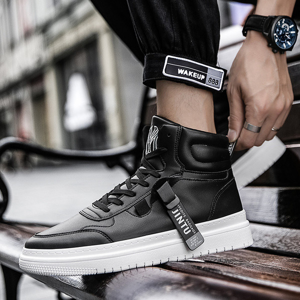 Alkalmi férfi tornacipő hímzéssel és nyakkendővel