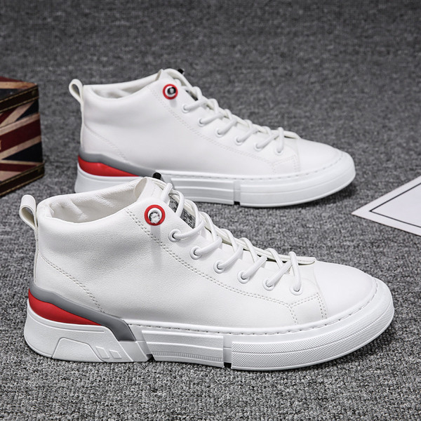 Lapos talpú férfi tornacipő új modellje