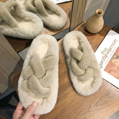 Házi készítésű pehelypapucs lapos talppal és keresztpánttal