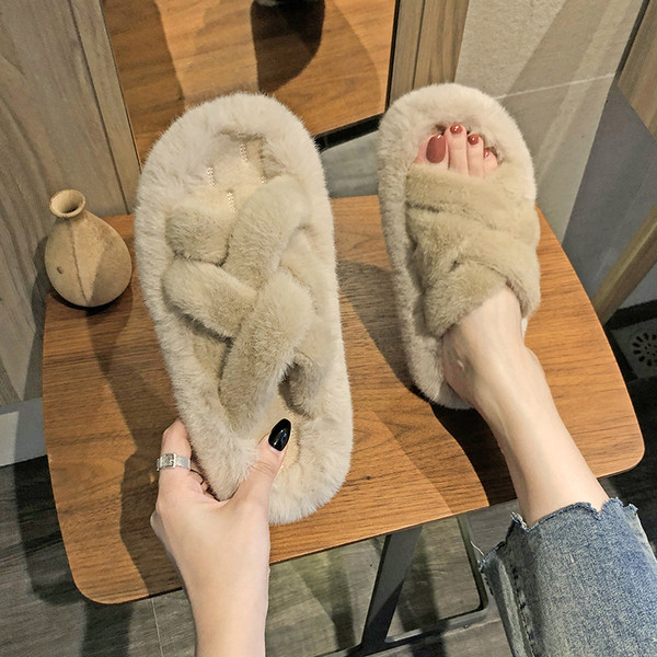 Házi készítésű pehelypapucs lapos talppal és keresztpánttal