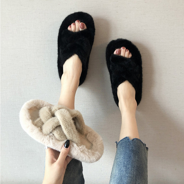 Házi készítésű pehelypapucs lapos talppal és keresztpánttal