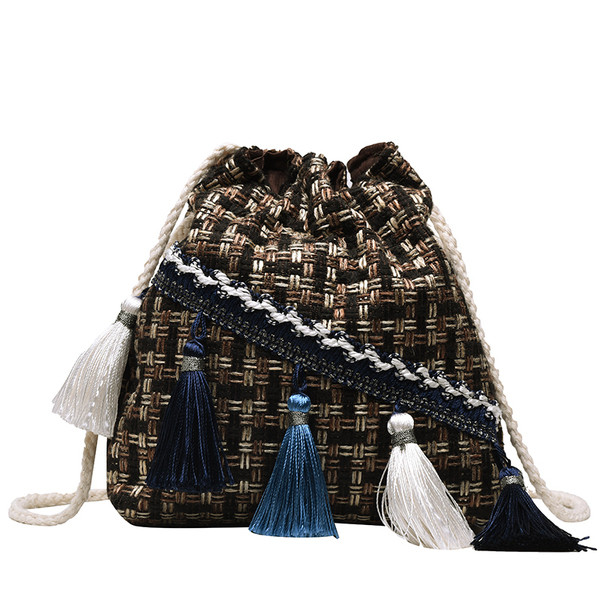 Modern női textiltáska bojttal