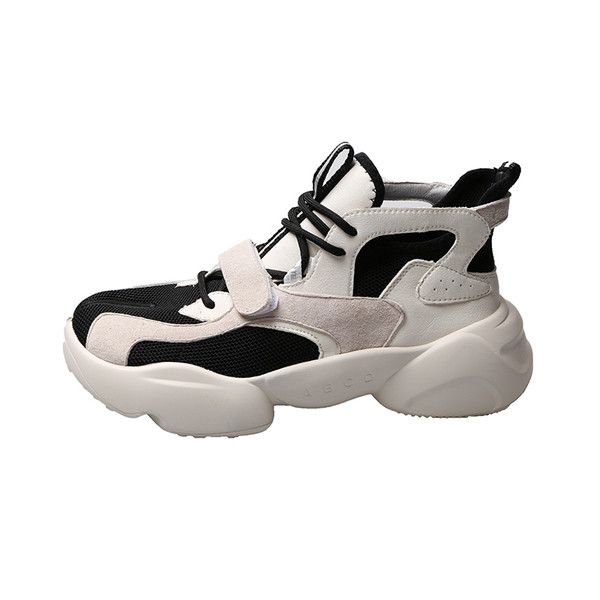 Női sportcipő durva talppal, kétféle kivitelben