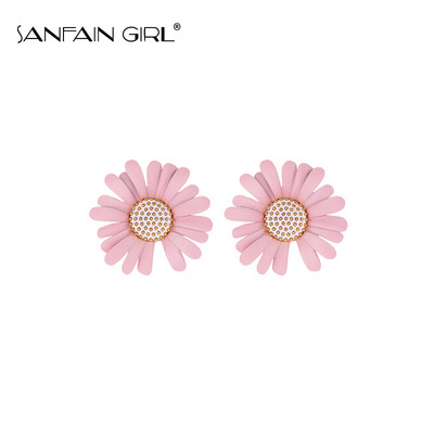 Rózsaszín női fülbevaló virág formájú