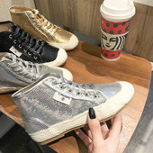 Modern női tornacipő a boka felett flitterekkel