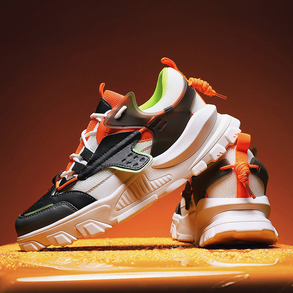 Alkalmi férfi tornacipő magas talppal