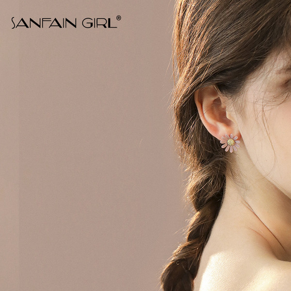 Lila női fülbevaló virág formájú