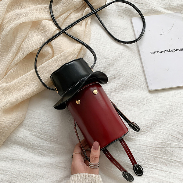 Naiste ajakohane 3D elementidega kott õlale