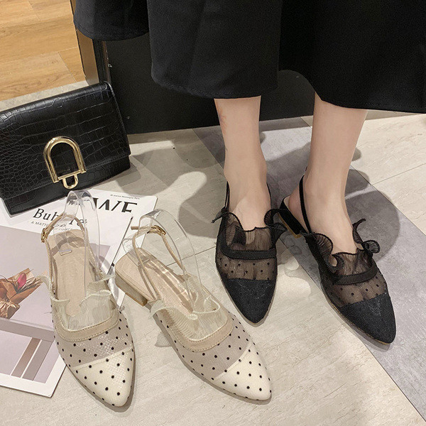 Női szandál hegyes pontmintával