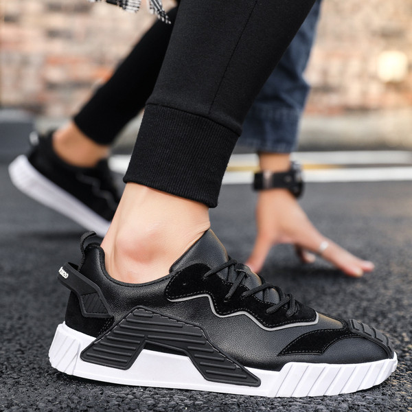 Modern férfi tornacipő eko bőrből, lapos talppal