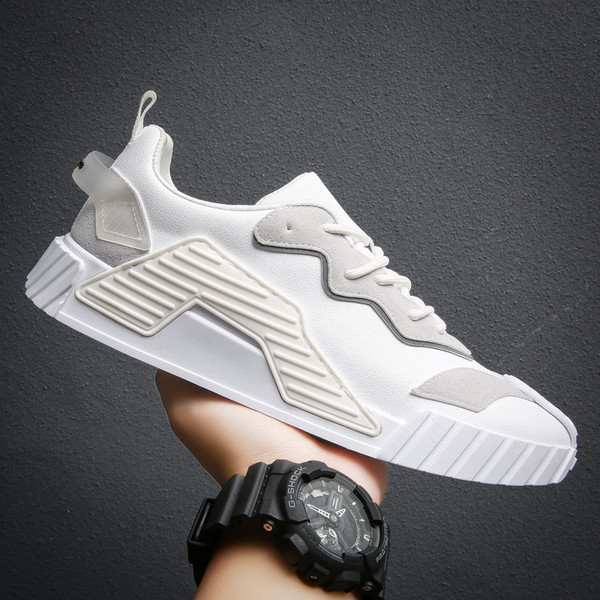 Modern férfi tornacipő eko bőrből, lapos talppal