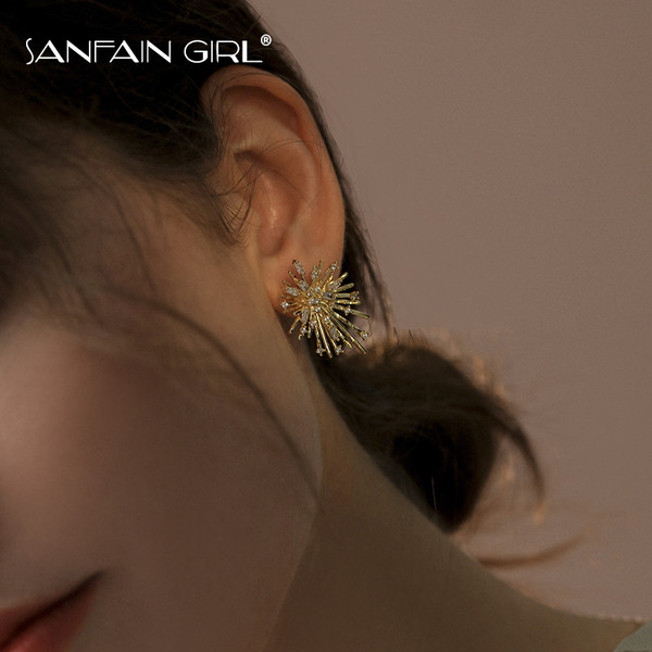 Modern női arany fülbevaló