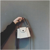 Kisméretű, modern női táska ökobőrből