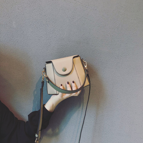 Kisméretű, modern női táska ökobőrből