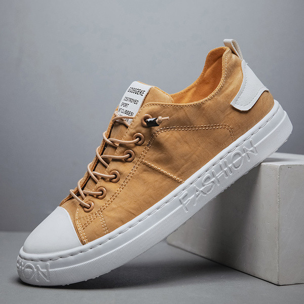 Új modell férfi tornacipő emblémával