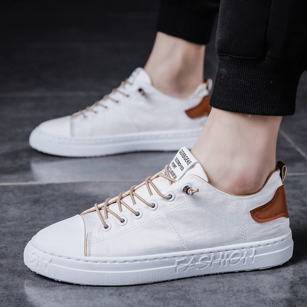 Új modell férfi tornacipő emblémával