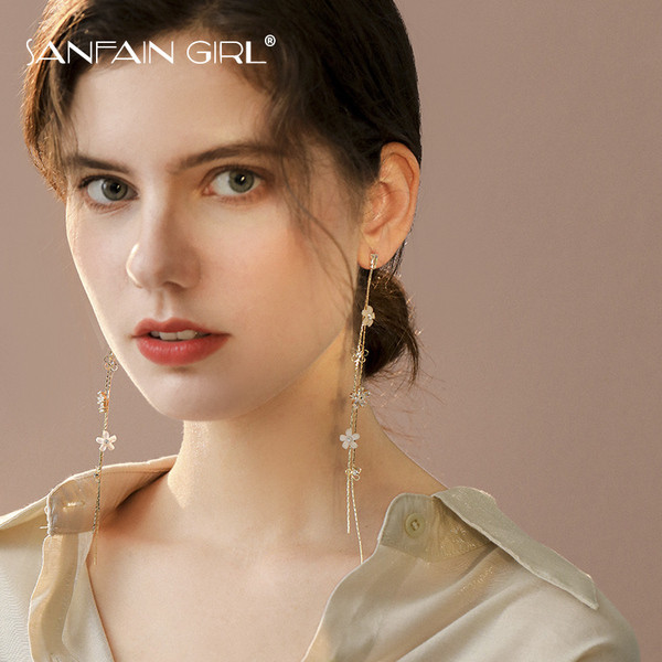 Elegáns női hosszú fülbevaló kövekkel