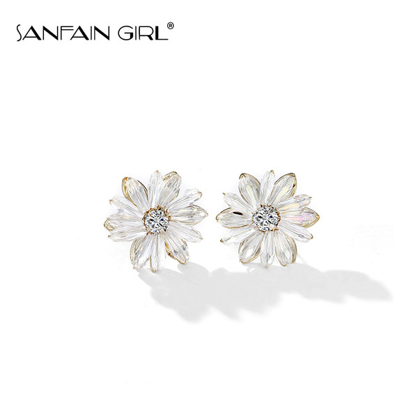 Aktuális női fülbevaló virág formájú kövekkel