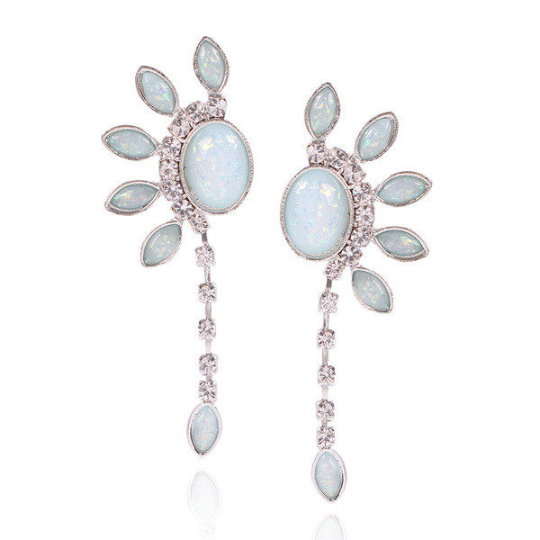 Elegáns női fülbevaló kis és nagy kövekkel