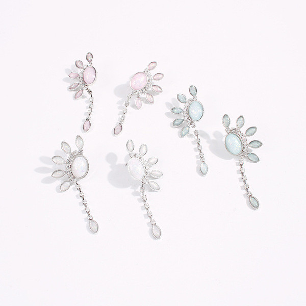 Elegáns női fülbevaló kis és nagy kövekkel