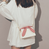 Női alkalmi táska eko bőrből, hosszú füllel