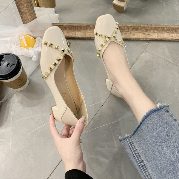 Női alkalmi cipő eko bőrből, fém lyukakkal