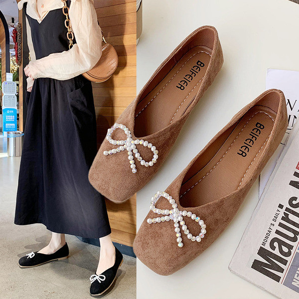 Eco velúrból készült női cipő, lapos talppal és szalaggal