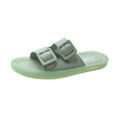 Alkalmi női papucs lapos talppal és csattal