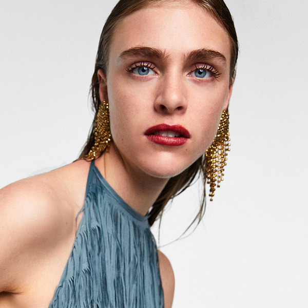 Nagy női fülbevaló kövekkel