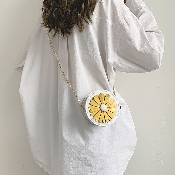 Öko bőrből készült női topikus kerek táska