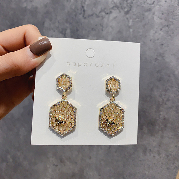 Modern női fülbevaló méhsejt alakú