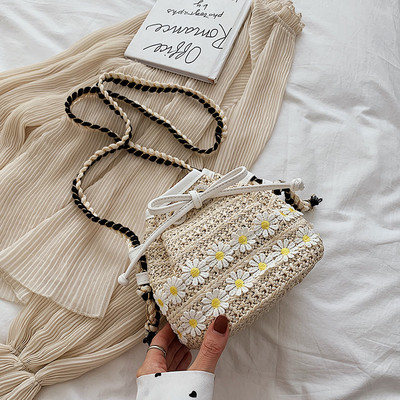 Stílusos női kötött táska nyakkendővel