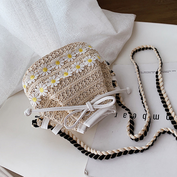 Stílusos női kötött táska nyakkendővel