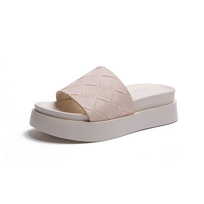 Kényelmes női papucs műbőrből, magas talppal