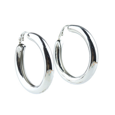 Aktuális női fülbevaló kerek forma típusú gyűrűkben