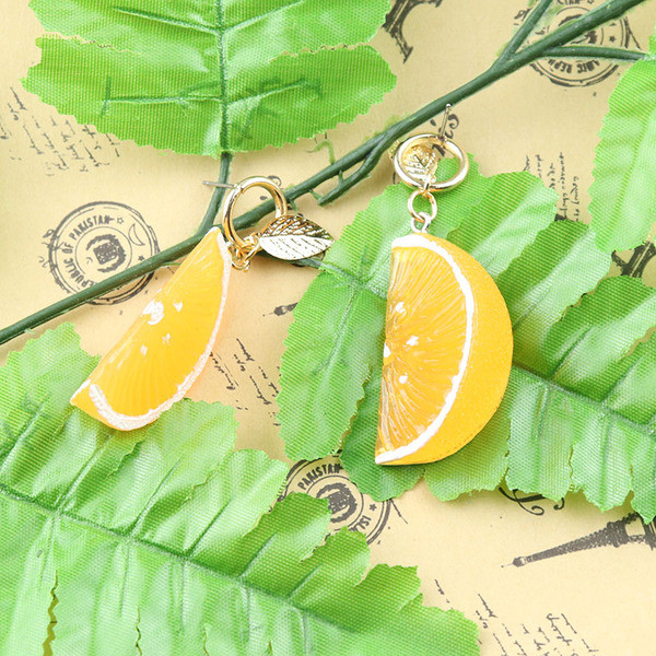 Hétköznapi női fülbevaló narancssárga formában