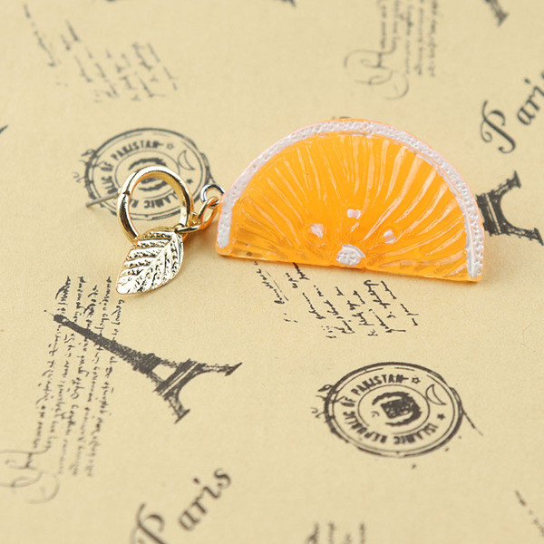 Hétköznapi női fülbevaló narancssárga formában