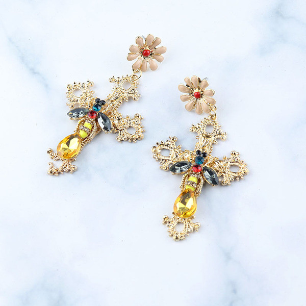 Modern, kereszt alakú női fülbevaló