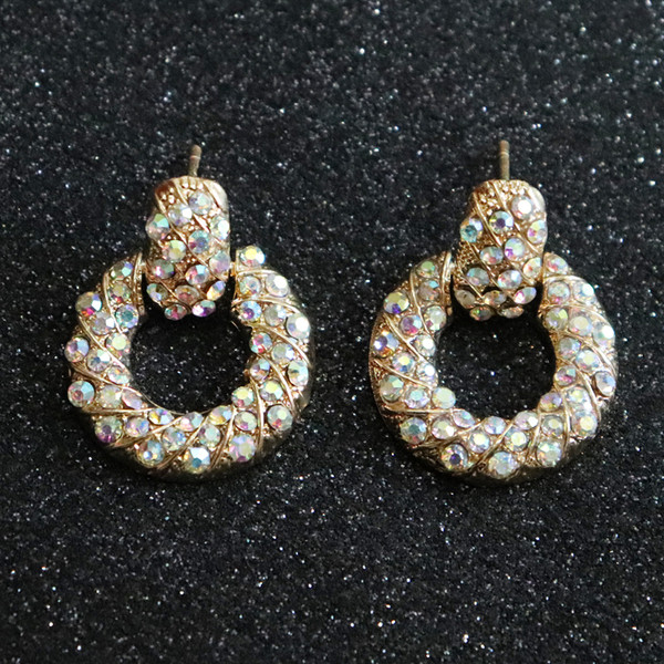 Alkalmi női fülbevaló kerek kövekkel