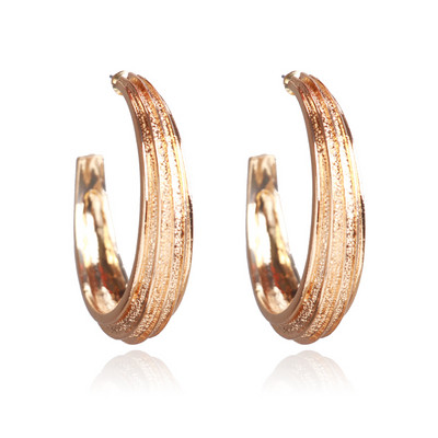 Praegused ümarad naiste kõrvarõngad