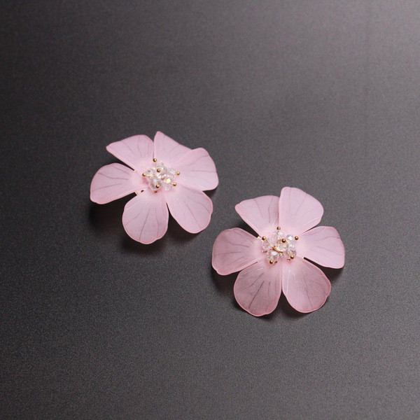 Igapäevased väikesed lillekujulised naiste kõrvarõngad