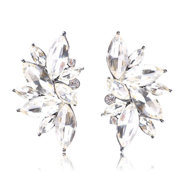 Aktuális női fülbevaló kövekkel